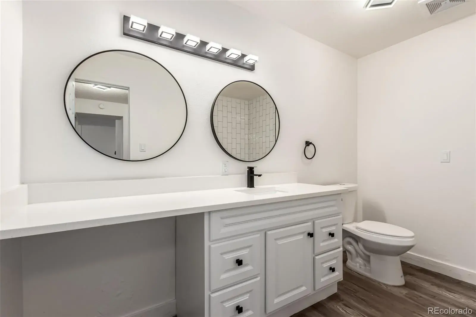 50 E Highline Circle #102 Centennial CO 80122 MLS #REC7918890 01152026012659 1600 5