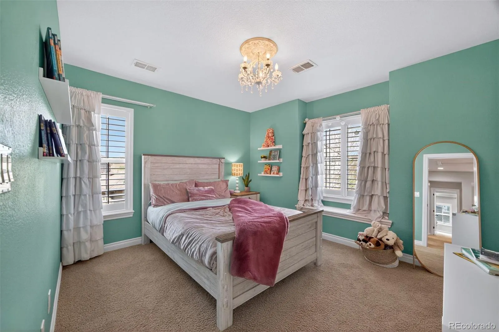 6726 S Quantock Way Aurora CO 80016 MLS #REC7925716 05202026001259 1600 33