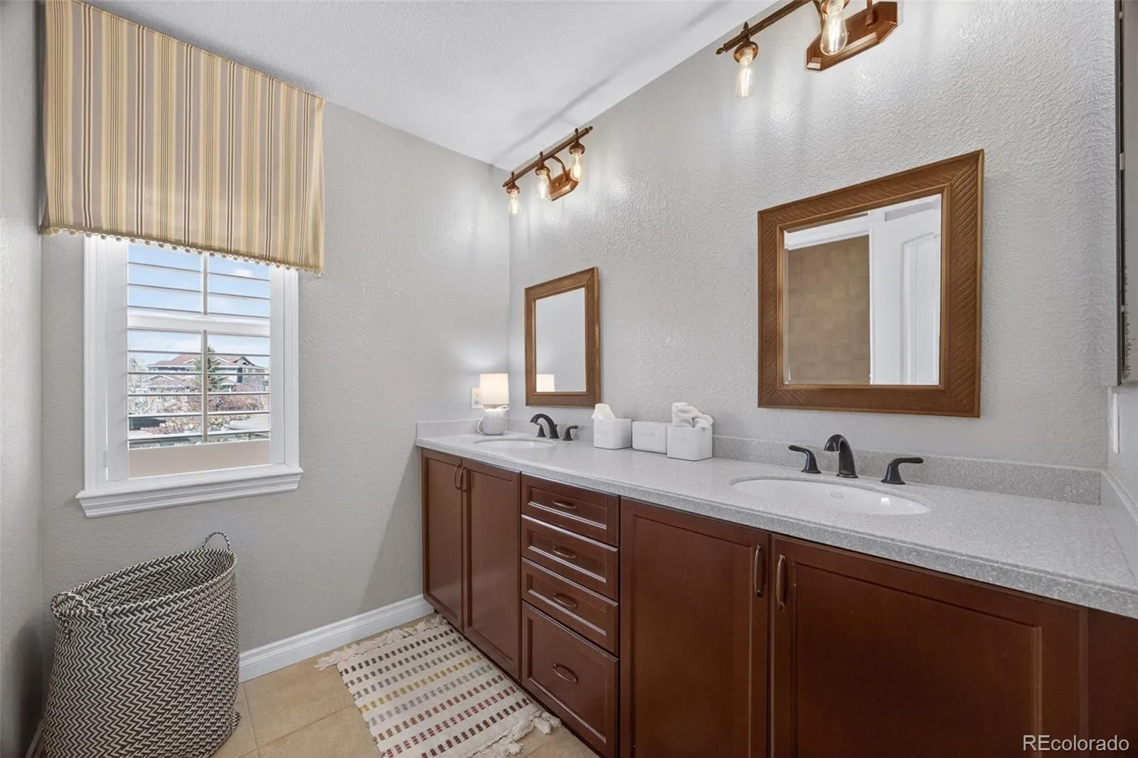 6726 S Quantock Way Aurora CO 80016 MLS #REC7925716 05202026001259 1600 35