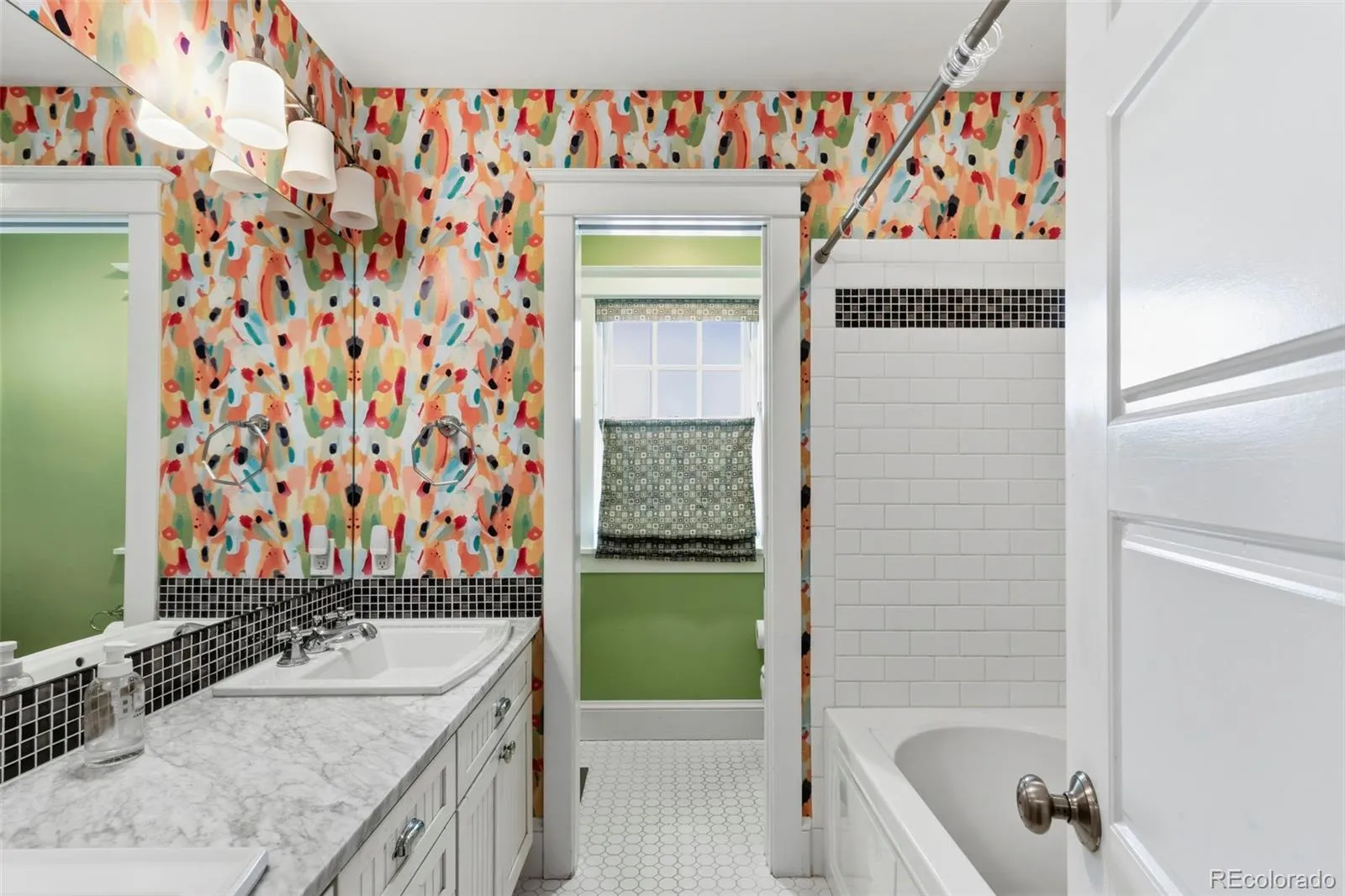 04062026200427 1600 35