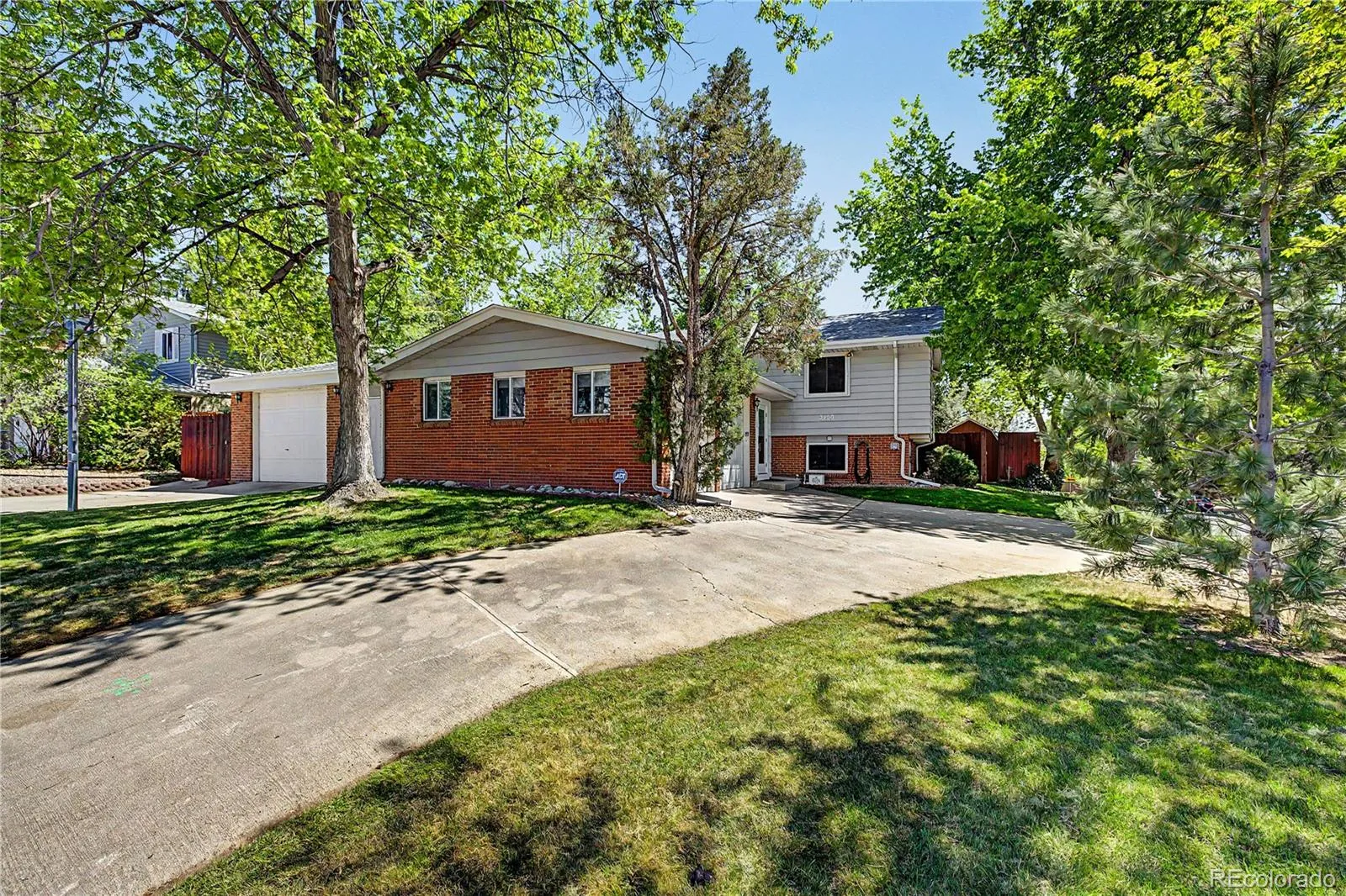 2450 S Jamaica Street Aurora CO 80014 MLS #REC7927222 05052026225604 1600 1