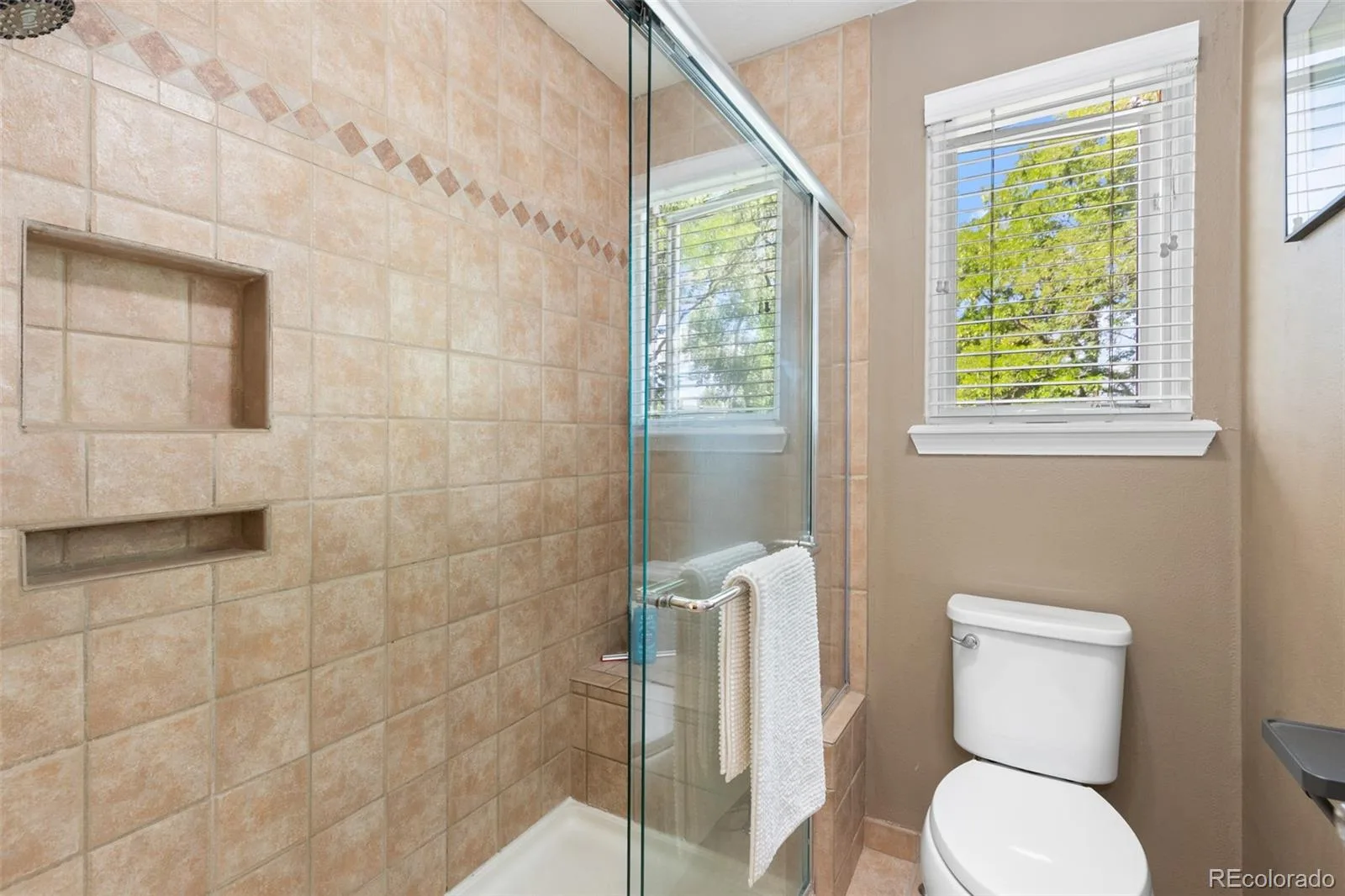 9931 E Ida Place Greenwood Village CO 80111 | MLS #REC7928444 08192026005808 1600 34