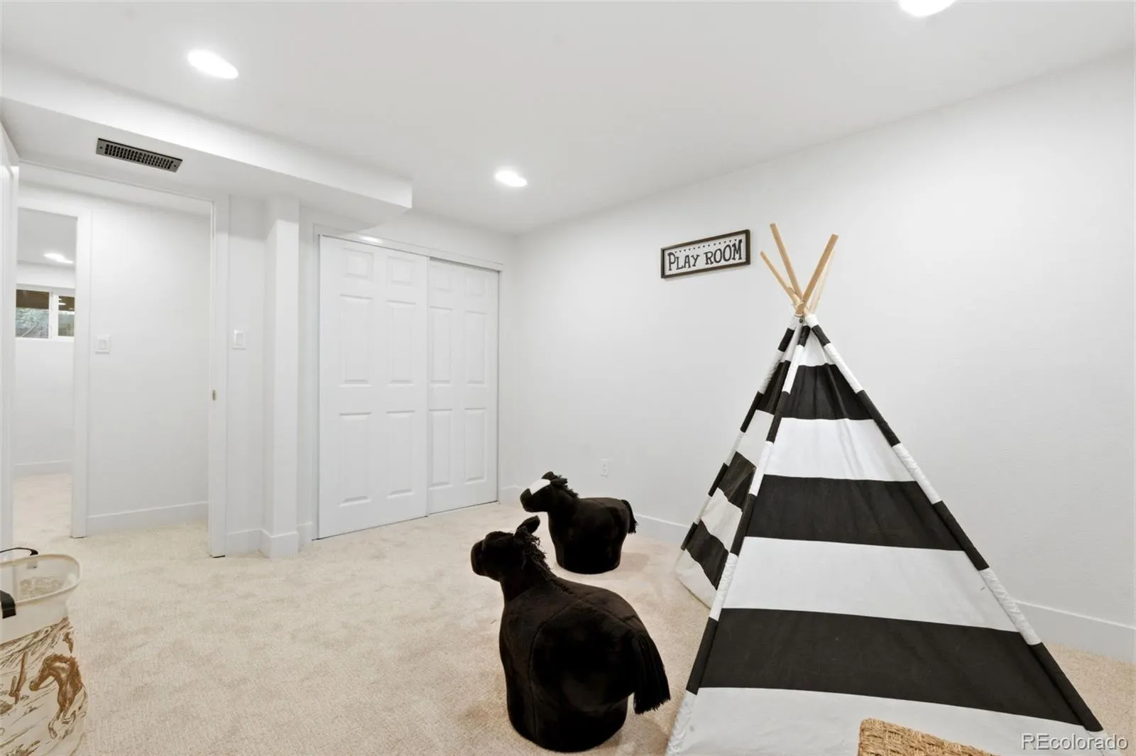 6017 Xenon Street Arvada CO 80004 MLS #REC7928527 04302026163304 1600 34