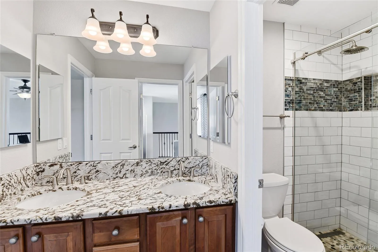 26949 E Friend Place Aurora CO 80016 MLS #REC7929519 05132026210716 1600 22