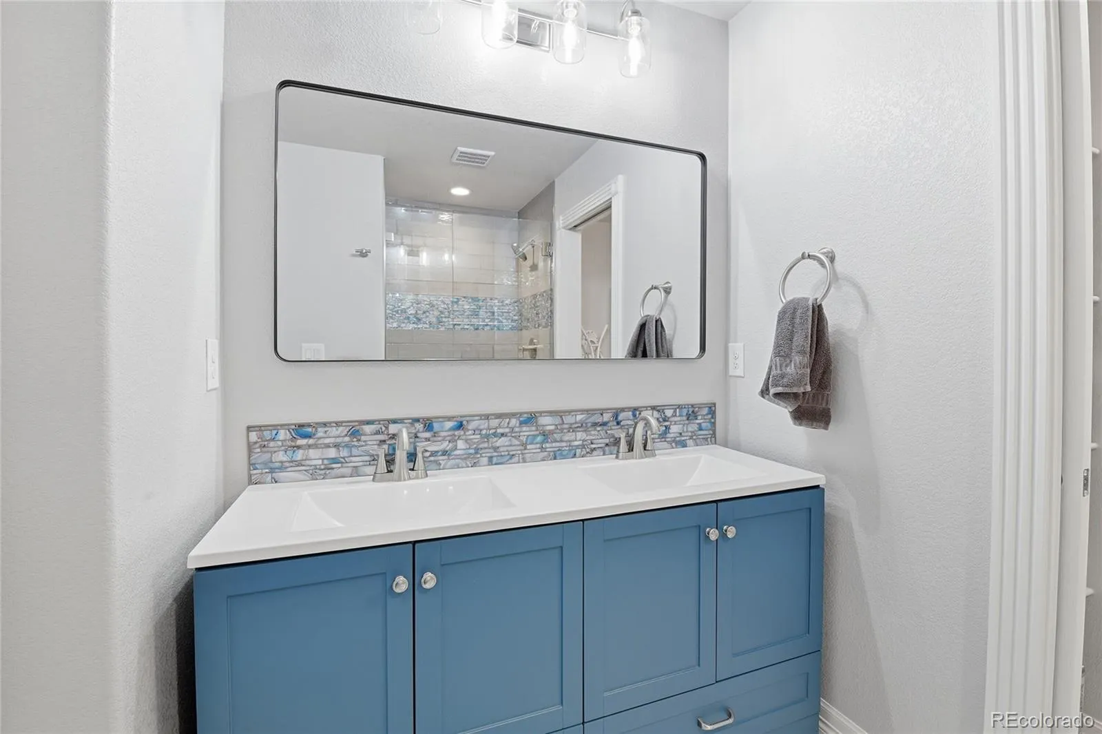 26949 E Friend Place Aurora CO 80016 MLS #REC7929519 05132026210716 1600 34