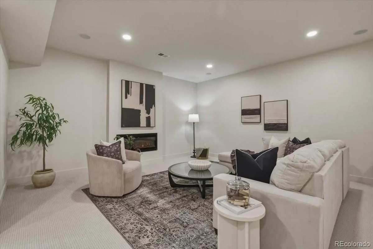 4352 S Bannock Street Englewood CO 80110 | MLS #REC7932016 09222026090036 1200 26