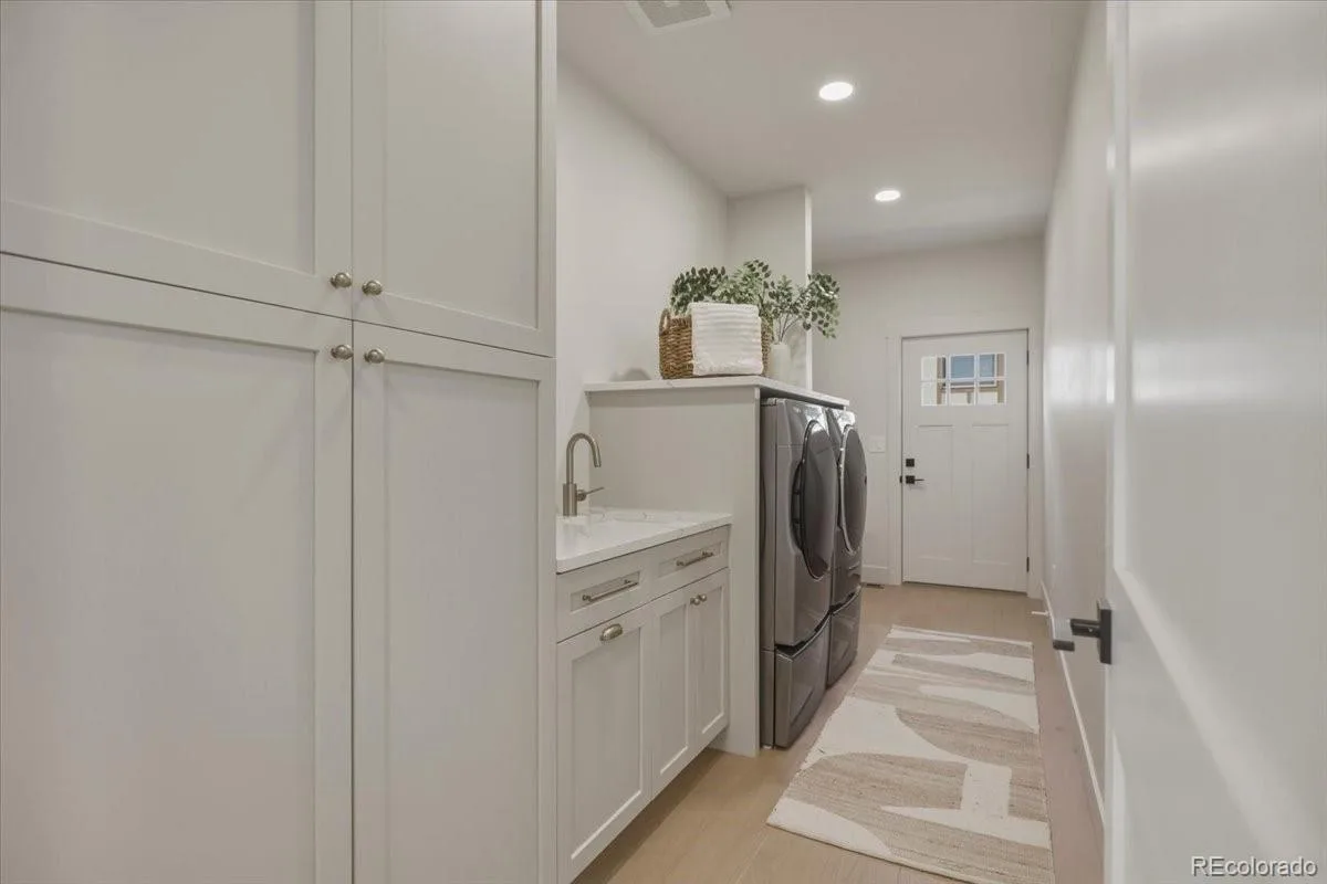 4352 S Bannock Street Englewood CO 80110 | MLS #REC7932016 09222026090036 1200 33