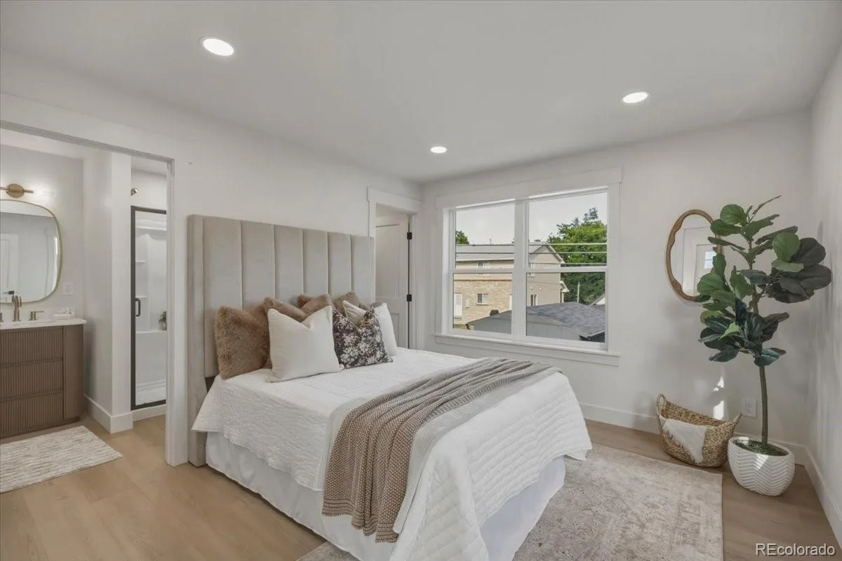 4352 S Bannock Street Englewood CO 80110 | MLS #REC7932016 09222026090036 1200 39