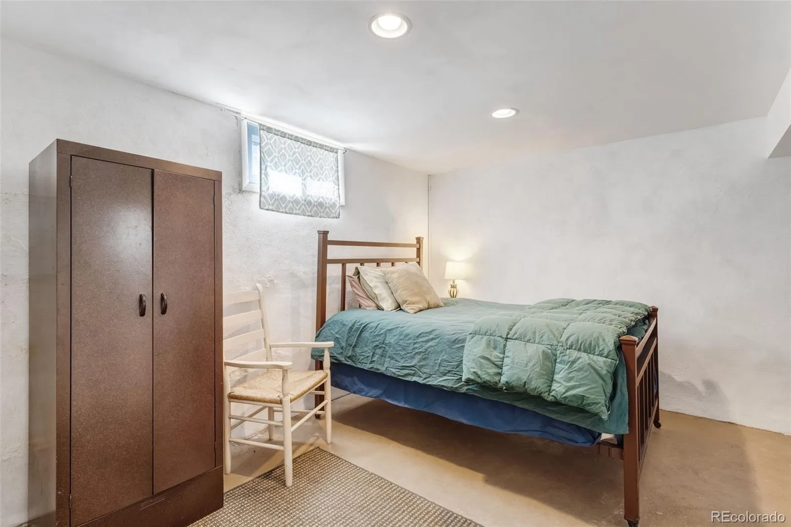 04142026152156 1600 18