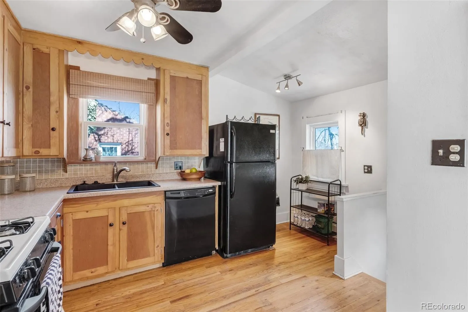 04142026152156 1600 8