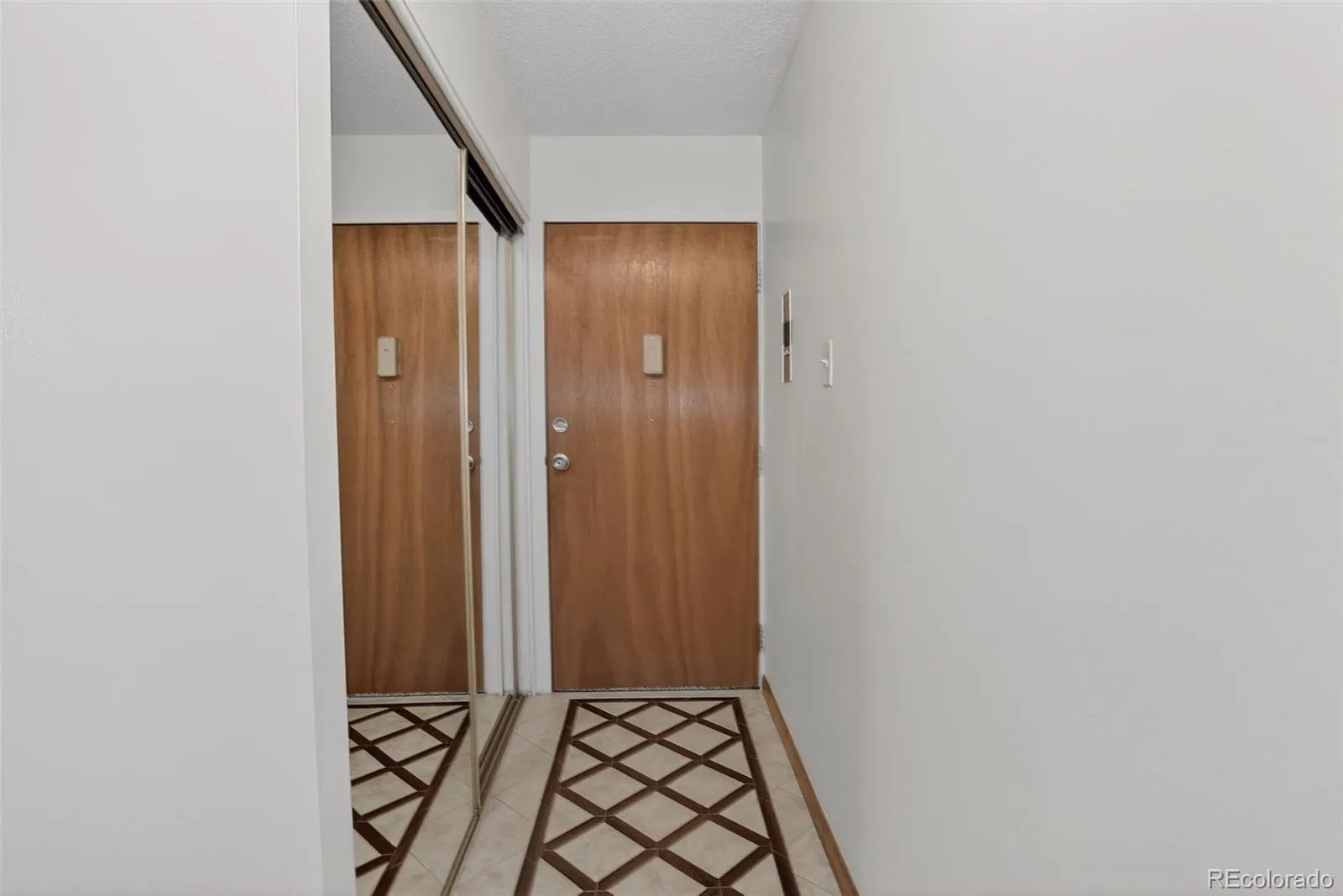 9150 E Center Avenue #12A Denver CO 80247 MLS #REC7947441 04102026203732 1600 3
