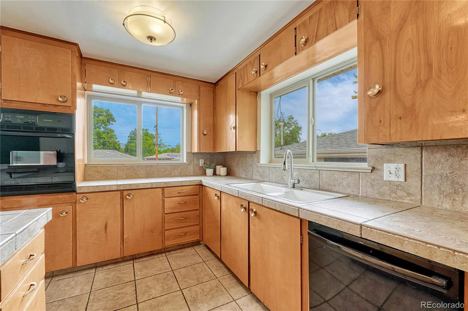 2280 Newland Street Edgewater CO 80214 MLS #REC7948262 06082026204958 1600 24