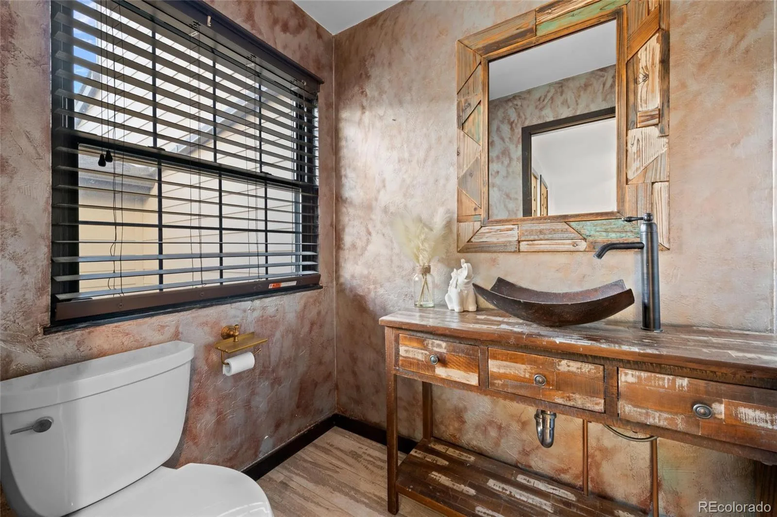 7900 W Layton Avenue #810 Littleton CO 80123 MLS #REC7949684 06022026063014 1600 14