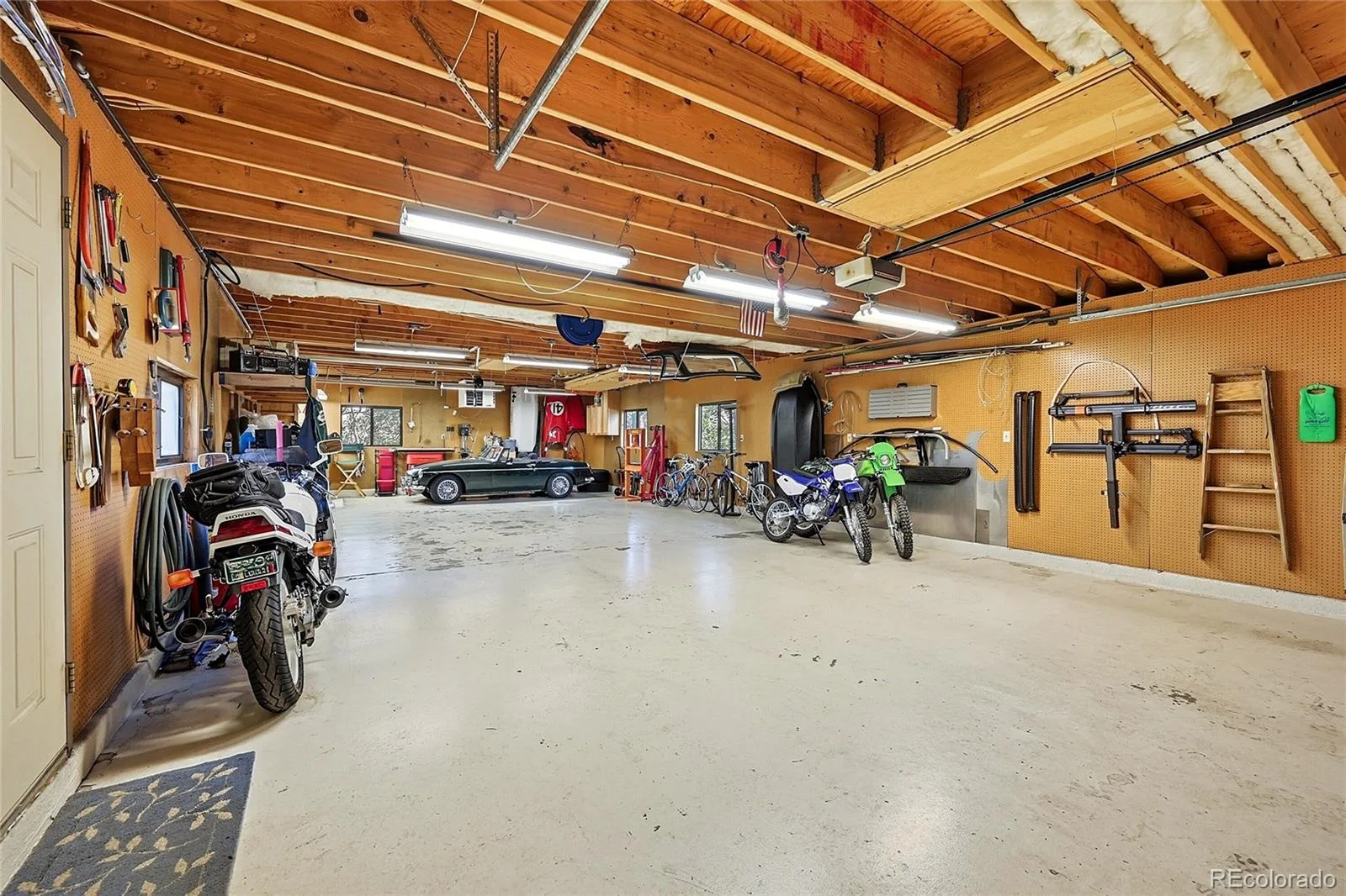 7582 S Ames Way Littleton CO 80128 | MLS #REC7950726 06222026190436 1600 23
