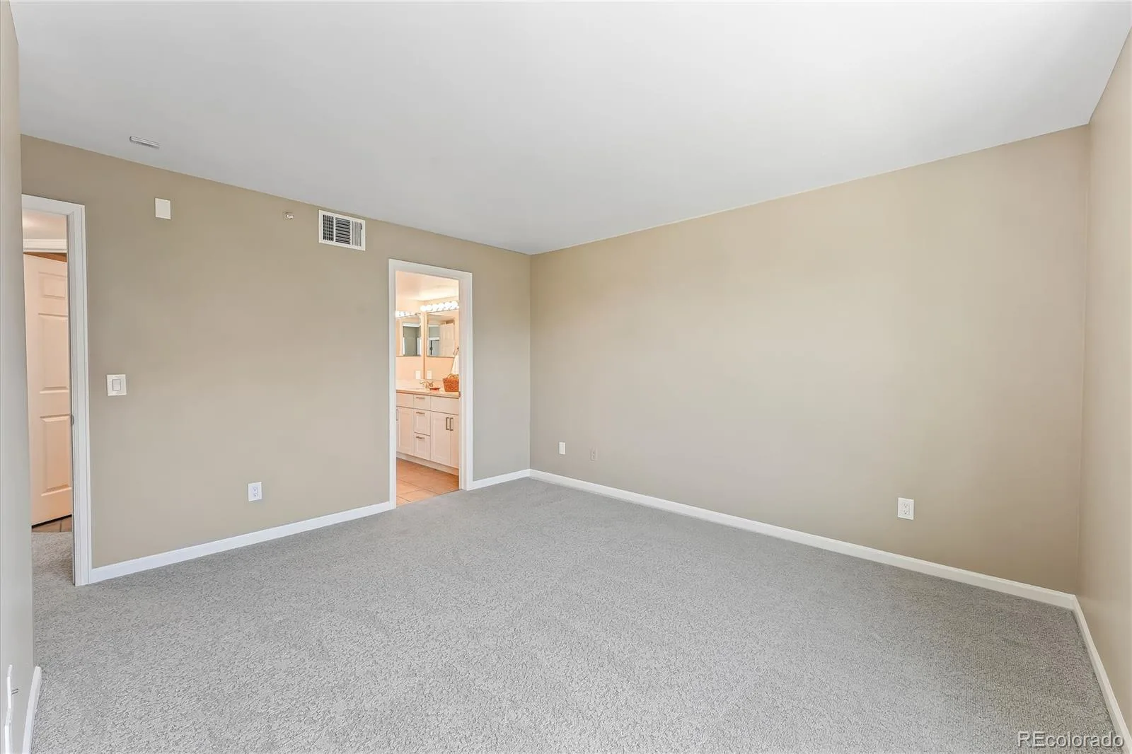 12824 Ironstone Way #302 Parker CO 80134 | MLS #REC7952173 08122026071551 1600 19
