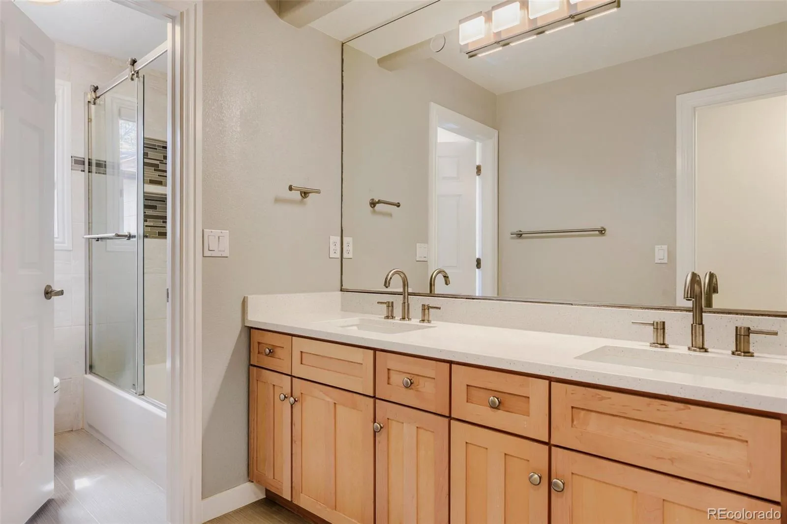 04172026013653 1600 24