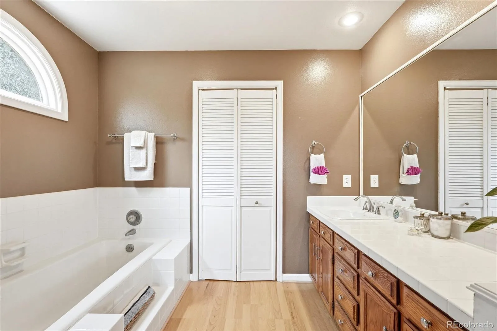 7472 S Fillmore Circle Littleton CO 80122 MLS #REC7953626 06252026000838 1600 24