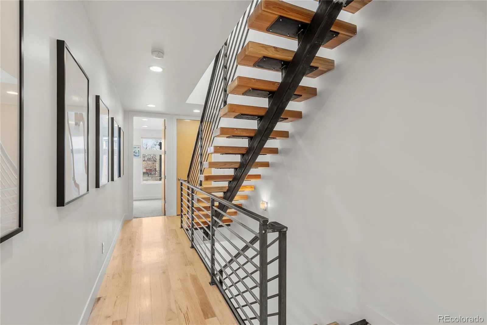 04012026165145 1600 17