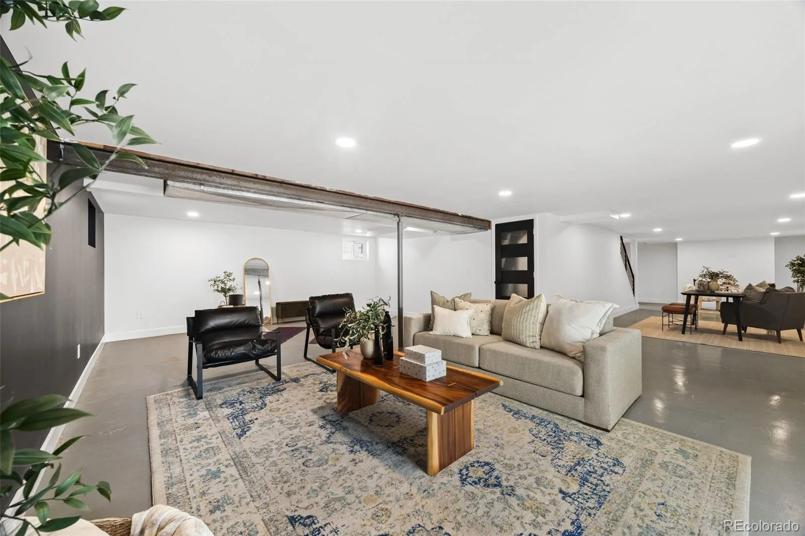 08132026005329 1600 32