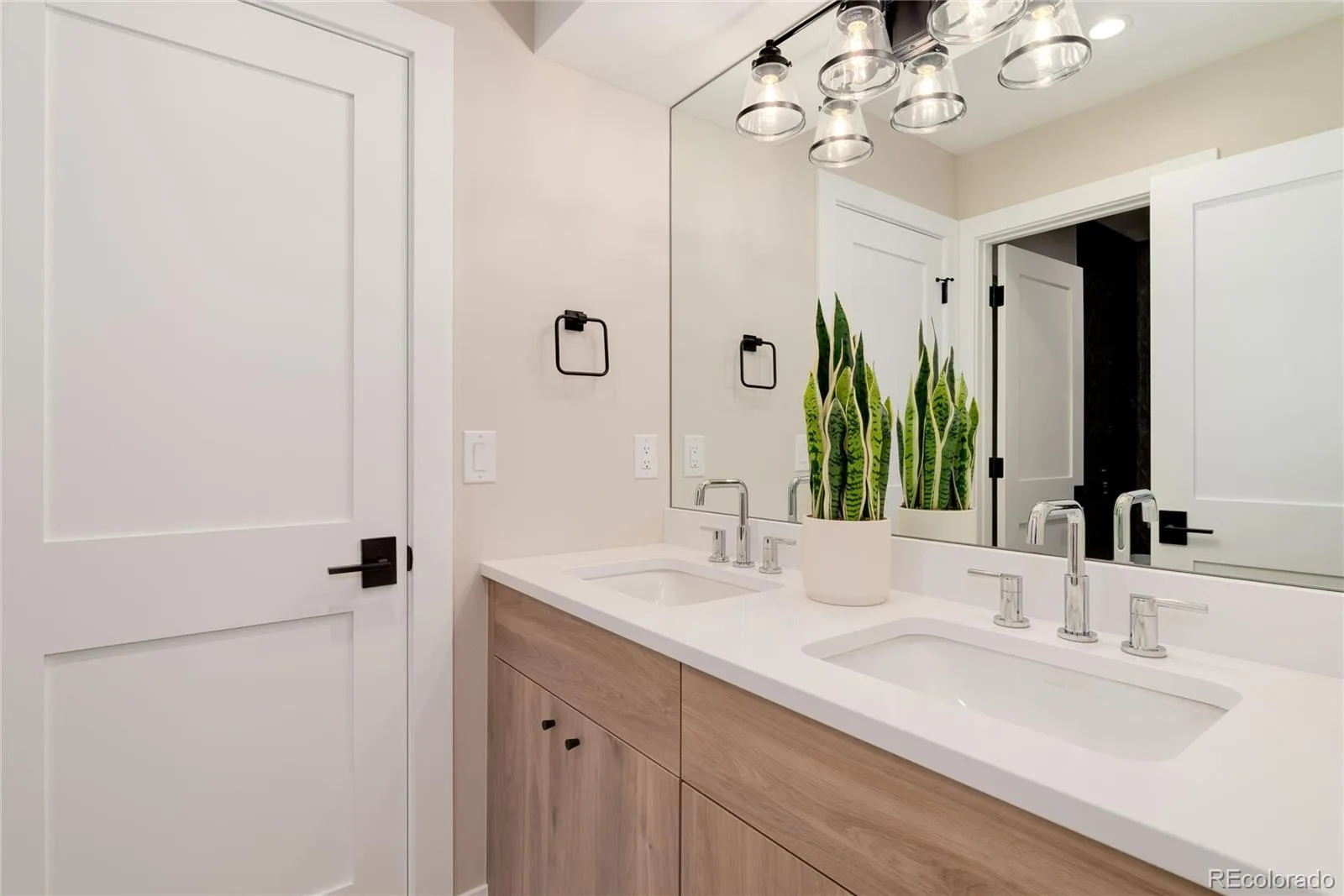 3227 W 21st Avenue Denver CO 80211 | MLS #REC7955952 08122026190011 1600 32