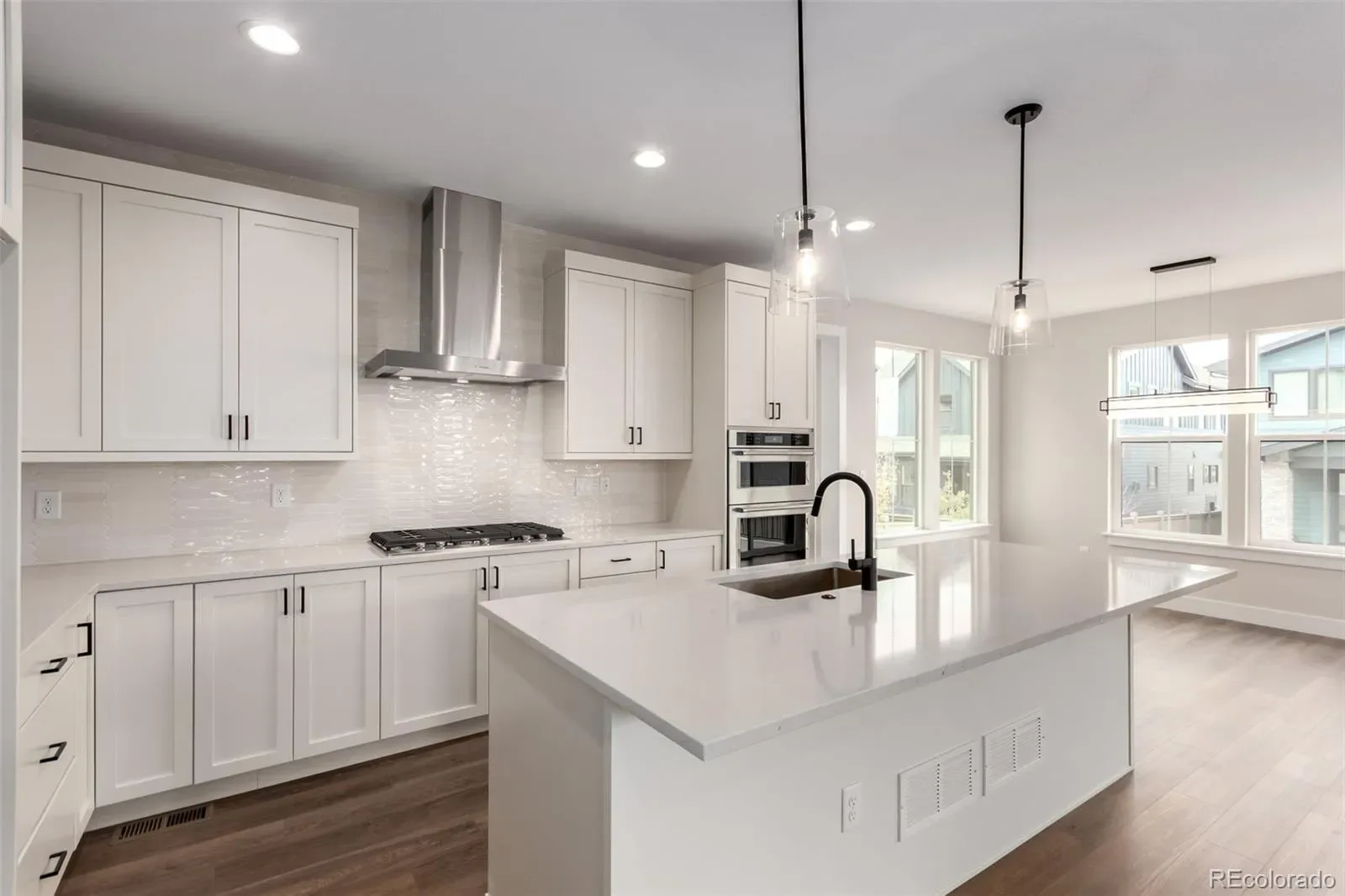 5611 Wheaton Avenue Longmont CO 80503 MLS #REC7961049 03272026202308 1600 12