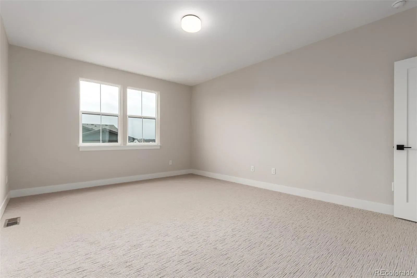 5611 Wheaton Avenue Longmont CO 80503 MLS #REC7961049 03272026202308 1600 18