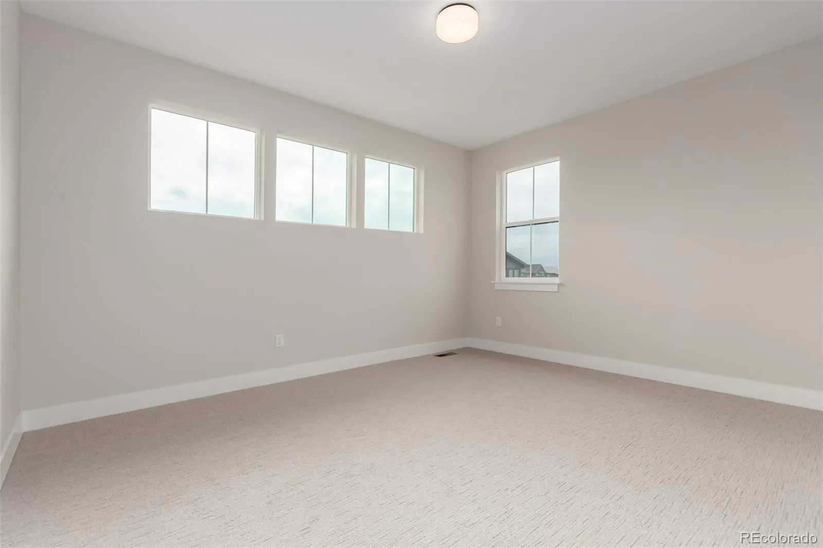 5611 Wheaton Avenue Longmont CO 80503 MLS #REC7961049 03272026202308 1600 26