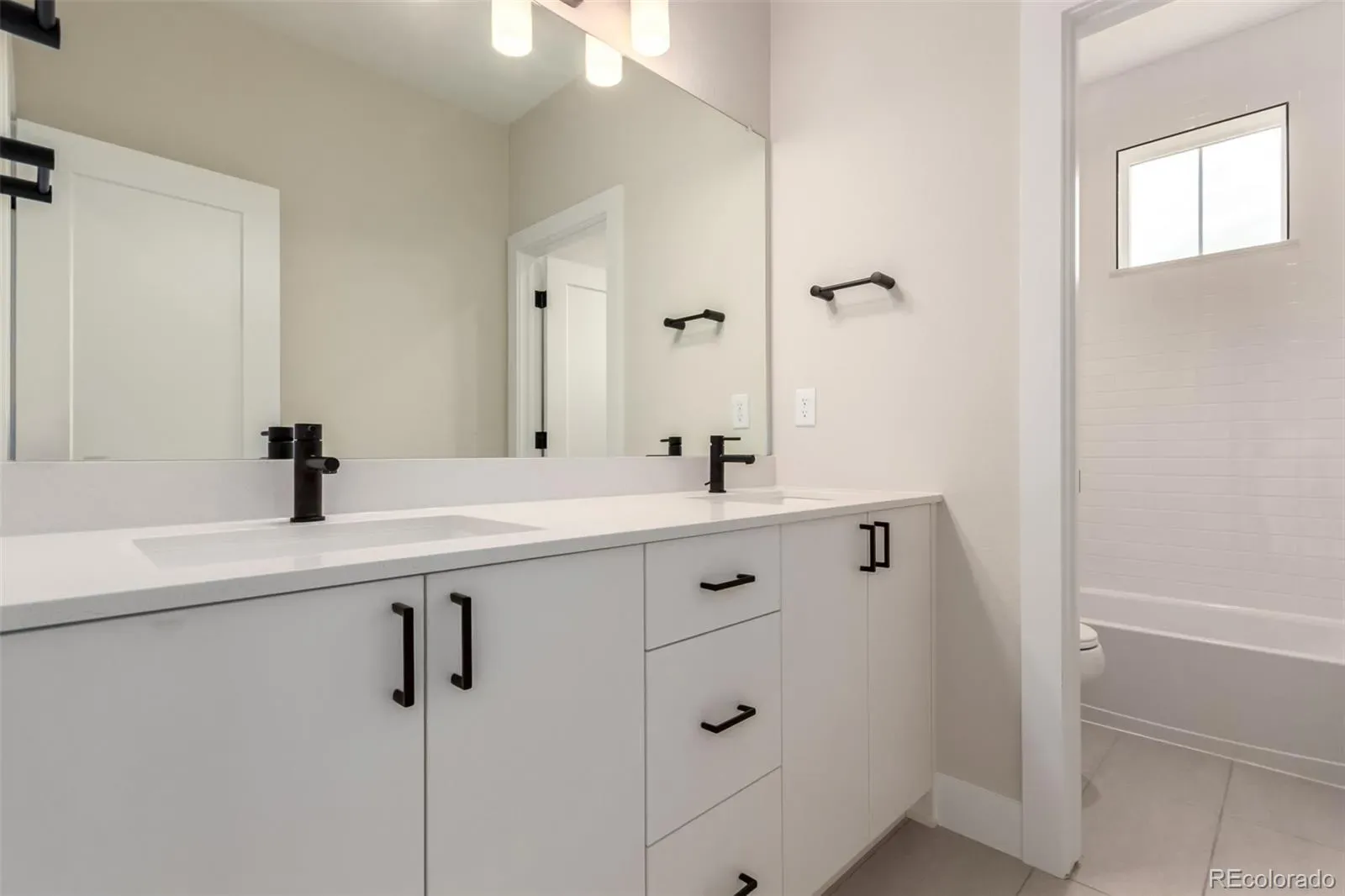 5611 Wheaton Avenue Longmont CO 80503 MLS #REC7961049 03272026202308 1600 35