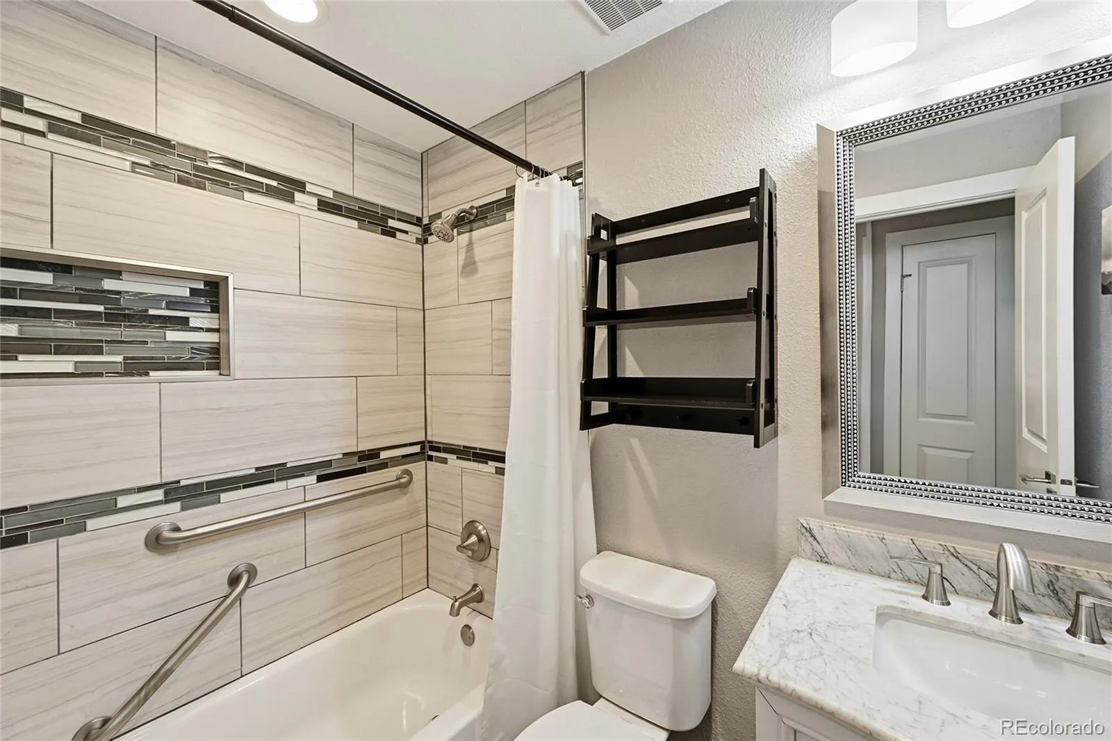 8241 W Pomona Drive Arvada CO 80005 MLS #REC7968377 06172026193058 1600 12
