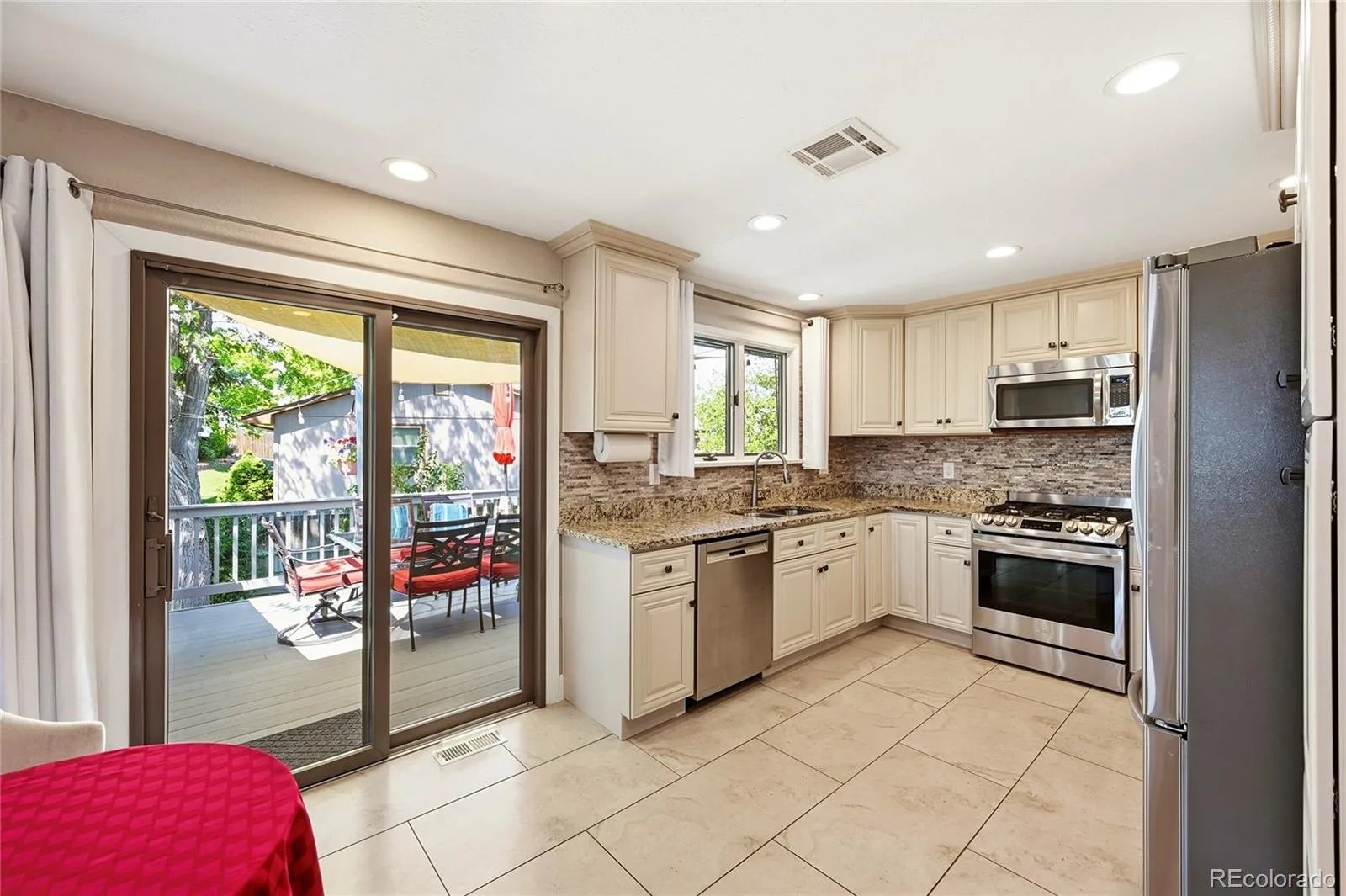 8241 W Pomona Drive Arvada CO 80005 MLS #REC7968377 06172026193058 1600 7