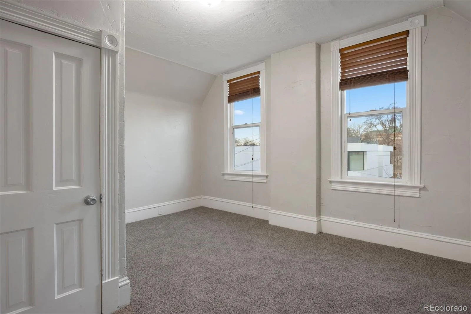1515 E 31st Avenue Denver CO 80205 MLS #REC7970079 06242026235115 1600 39