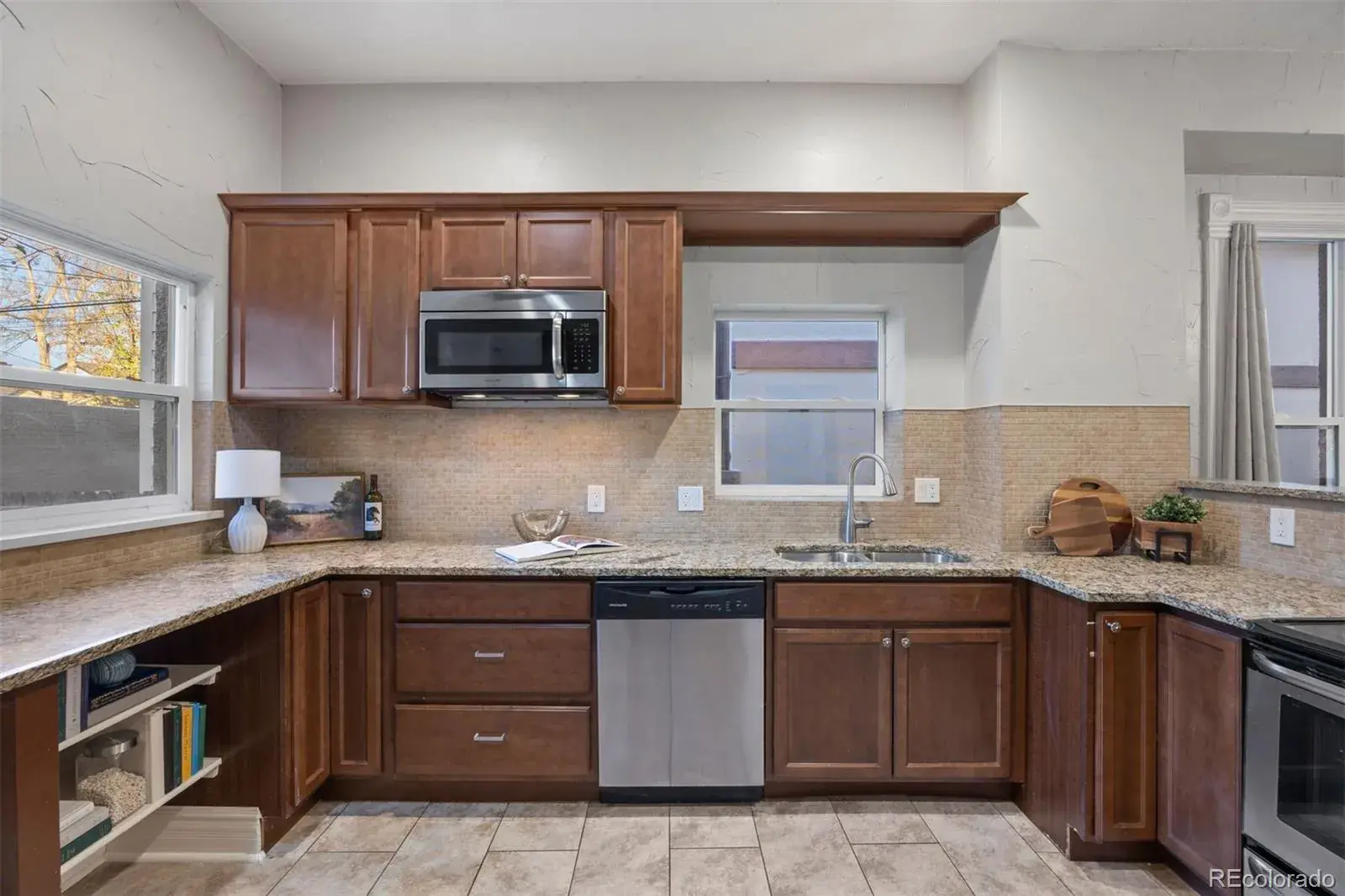 12042025013732 1600 13