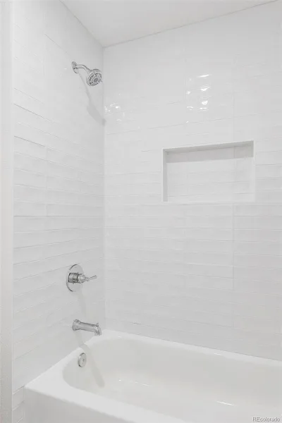 6321 S Florence Way Englewood CO 80111 | MLS #REC7974793 08052026210845 800 21