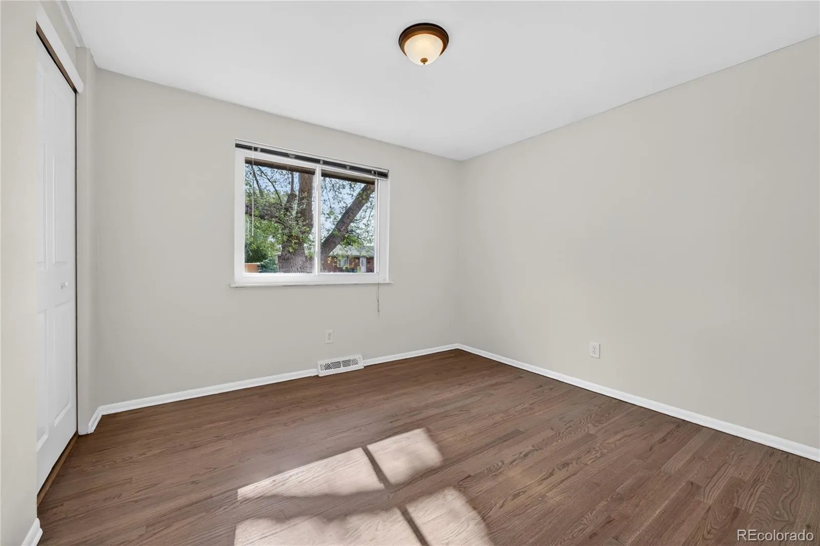 5071 S Irving Street Englewood CO 80110 MLS #REC7978526 05052026042527 1600 22