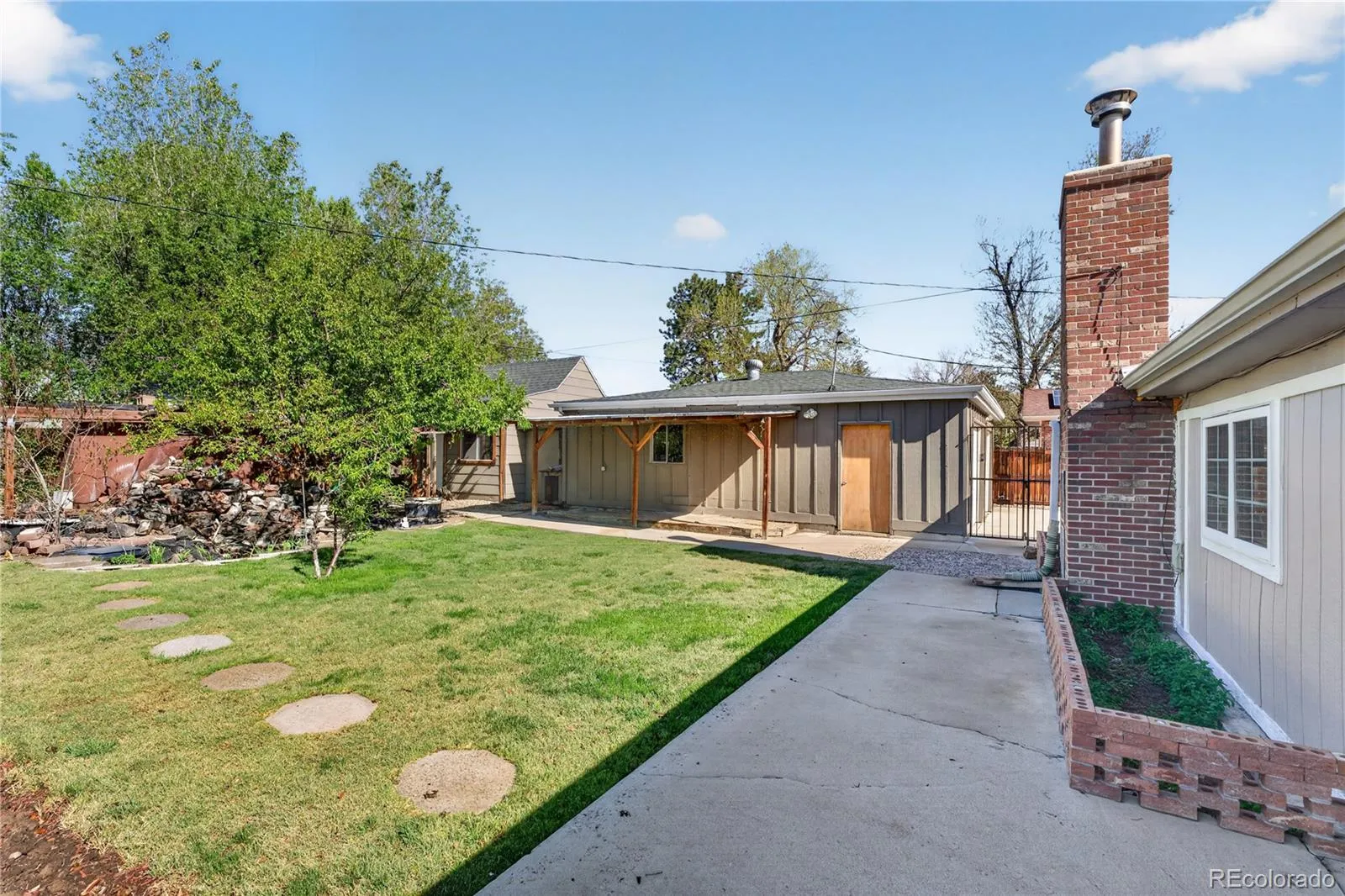 5071 S Irving Street Englewood CO 80110 MLS #REC7978526 05052026042527 1600 32