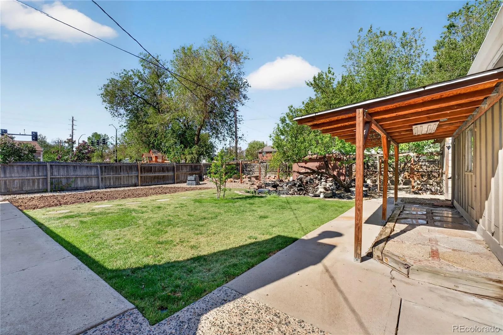 5071 S Irving Street Englewood CO 80110 MLS #REC7978526 05052026042527 1600 34