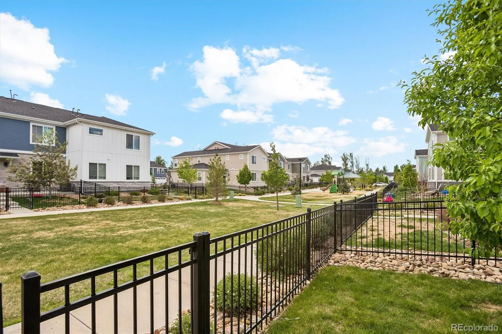762 Stonebridge Drive Longmont CO 80503 | MLS #REC7982267 05162026041529 1600 17