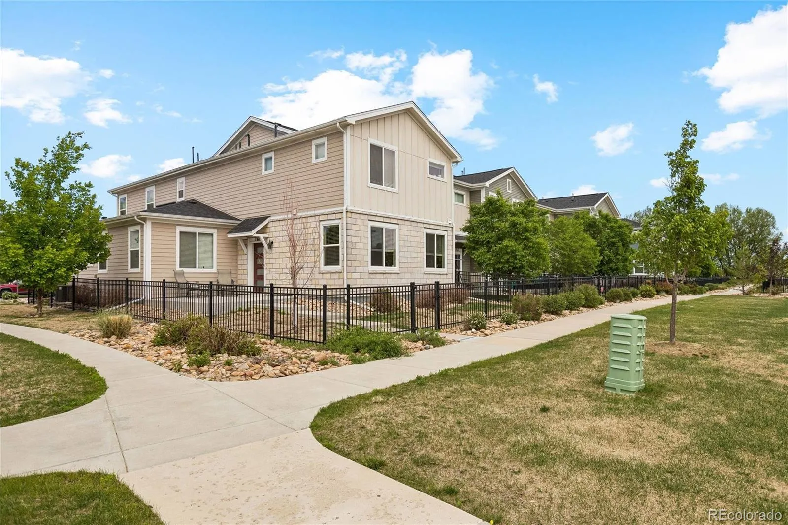 762 Stonebridge Drive Longmont CO 80503 | MLS #REC7982267 05162026041529 1600 18