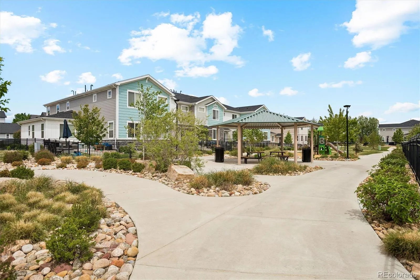 762 Stonebridge Drive Longmont CO 80503 | MLS #REC7982267 05162026041529 1600 19