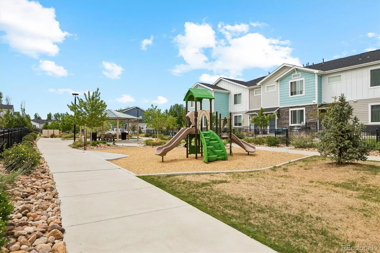 762 Stonebridge Drive Longmont CO 80503 | MLS #REC7982267 05162026041529 1600 20