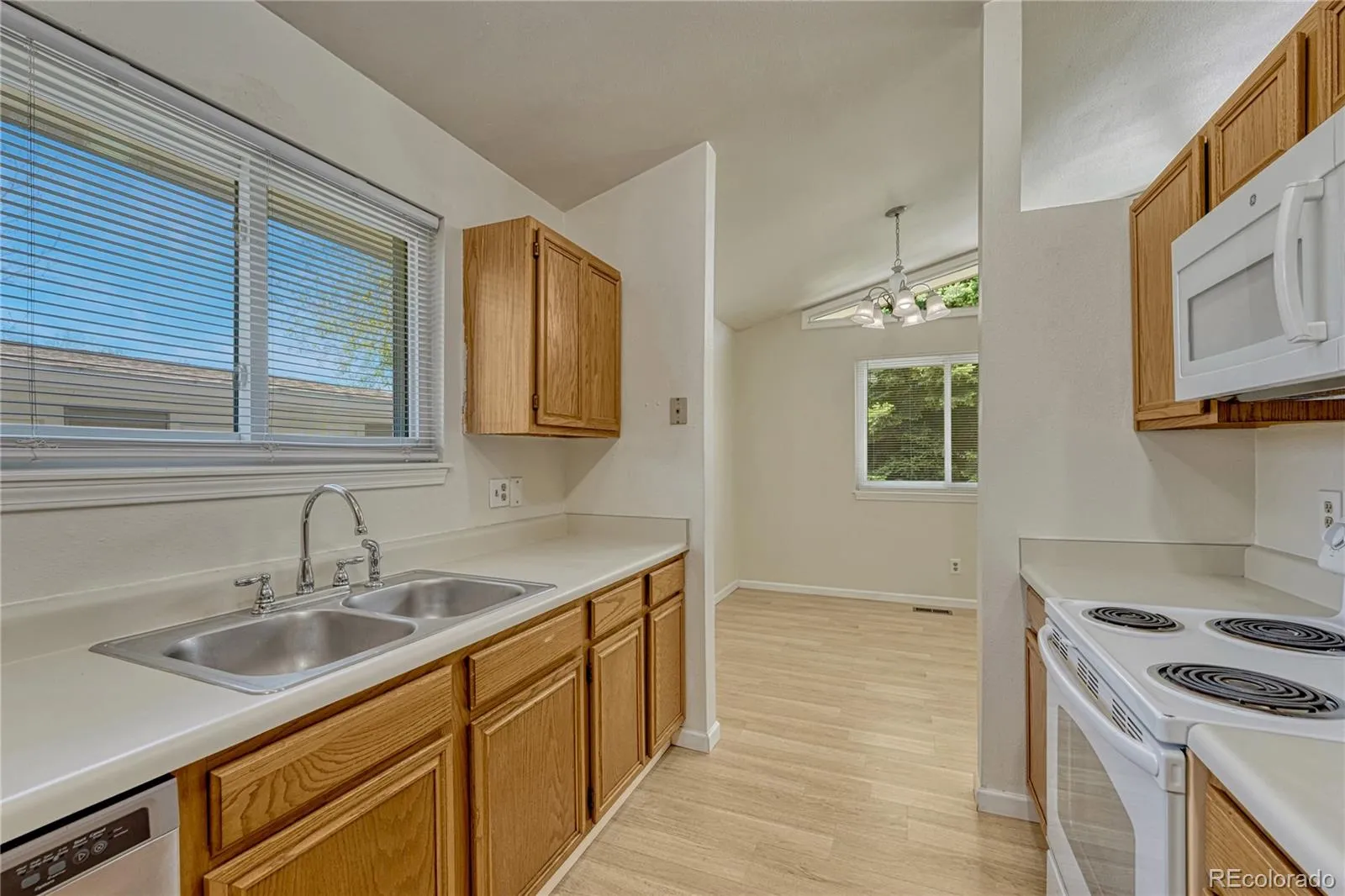 5384 S Prescott Street Littleton CO 80120 | MLS #REC7986944 05132026213440 1600 11
