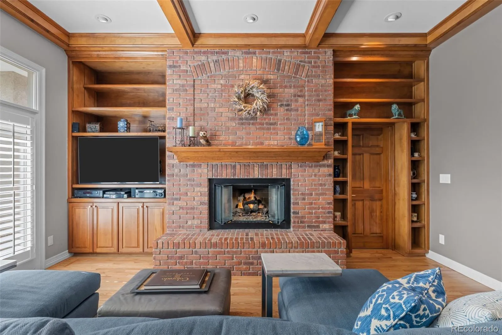 1085 S Vine Street Denver CO 80209 MLS #REC7987168 05202026023824 1600 24
