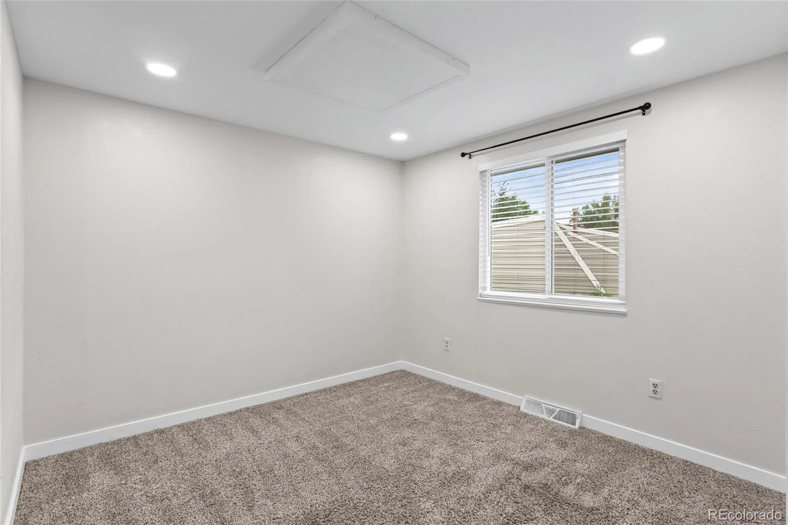 1034 W Peakview Circle Littleton CO 80120 MLS #REC7987657 06252026234243 1600 30