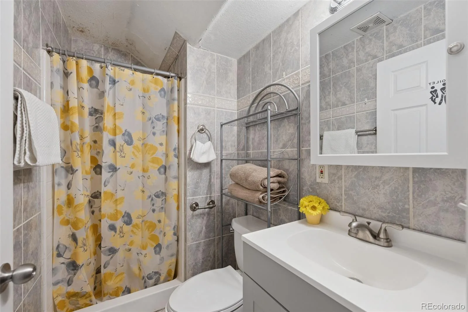 1869 Fraser Court Aurora CO 80011 | MLS #REC7989639 10072026133659 1600 27