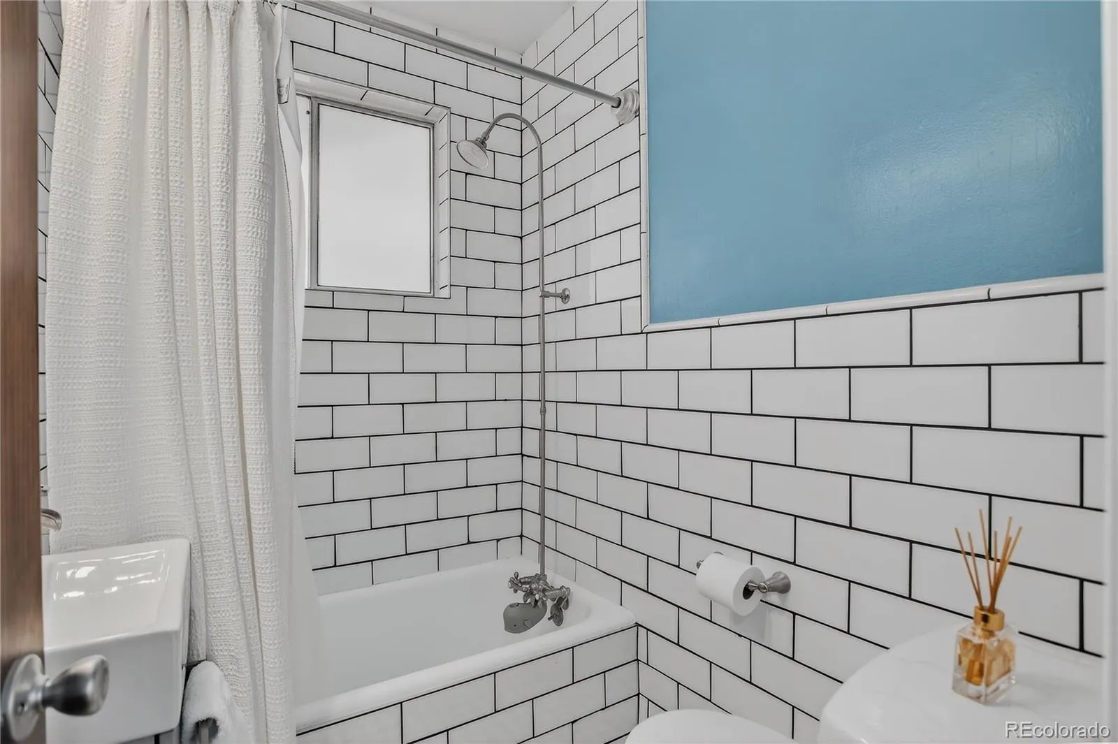 04082026192539 1600 21