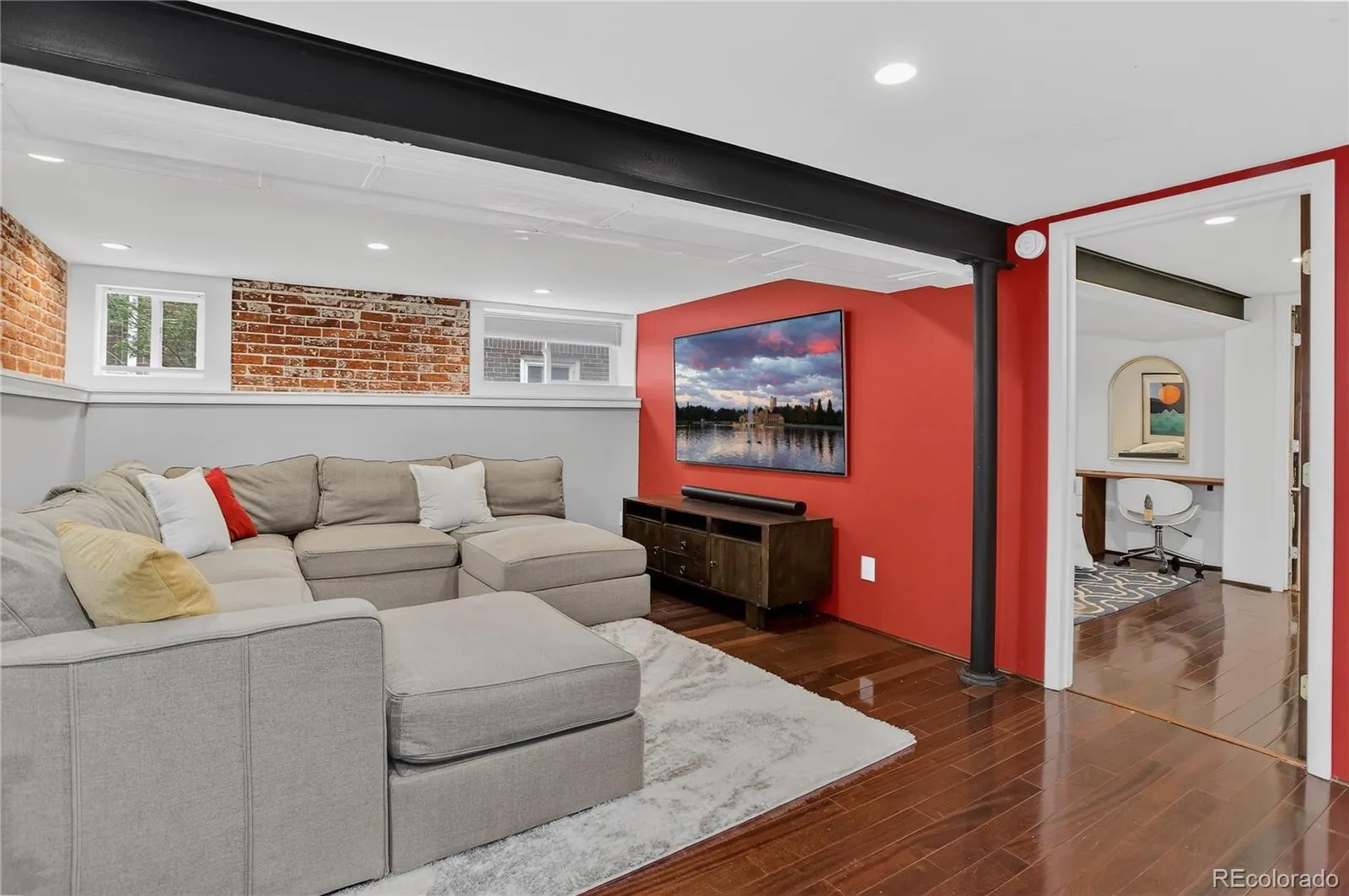 04082026192539 1600 24