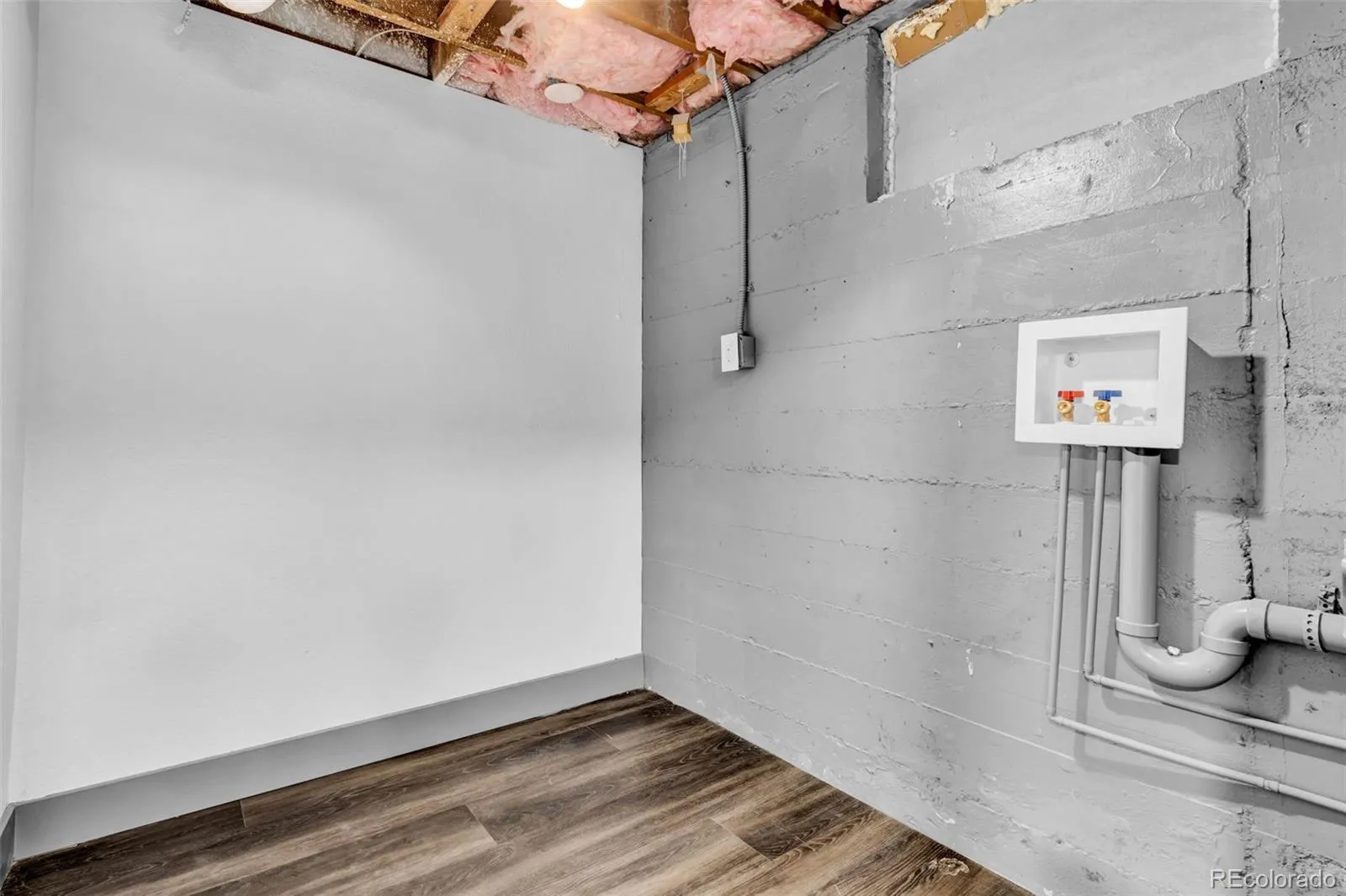 04222026214336 1600 32