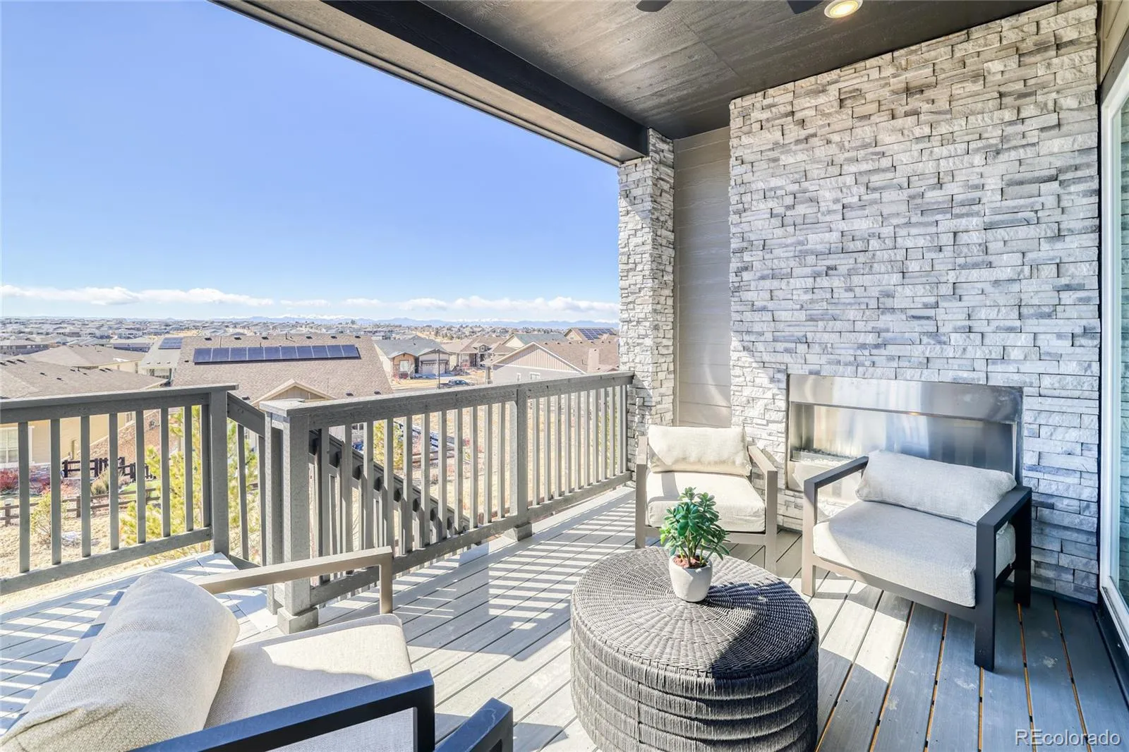 8403 S Winnipeg Court Aurora CO 80016 MLS #REC7994133 04292026153555 1600 15