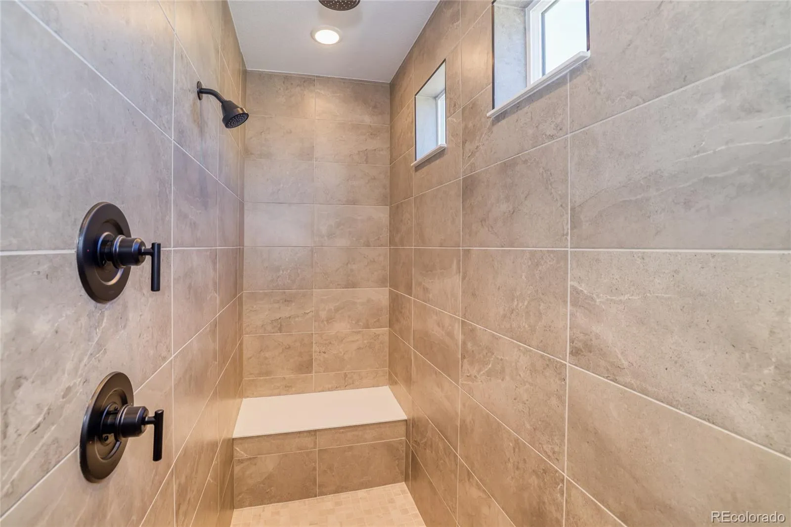8403 S Winnipeg Court Aurora CO 80016 MLS #REC7994133 04292026153555 1600 20