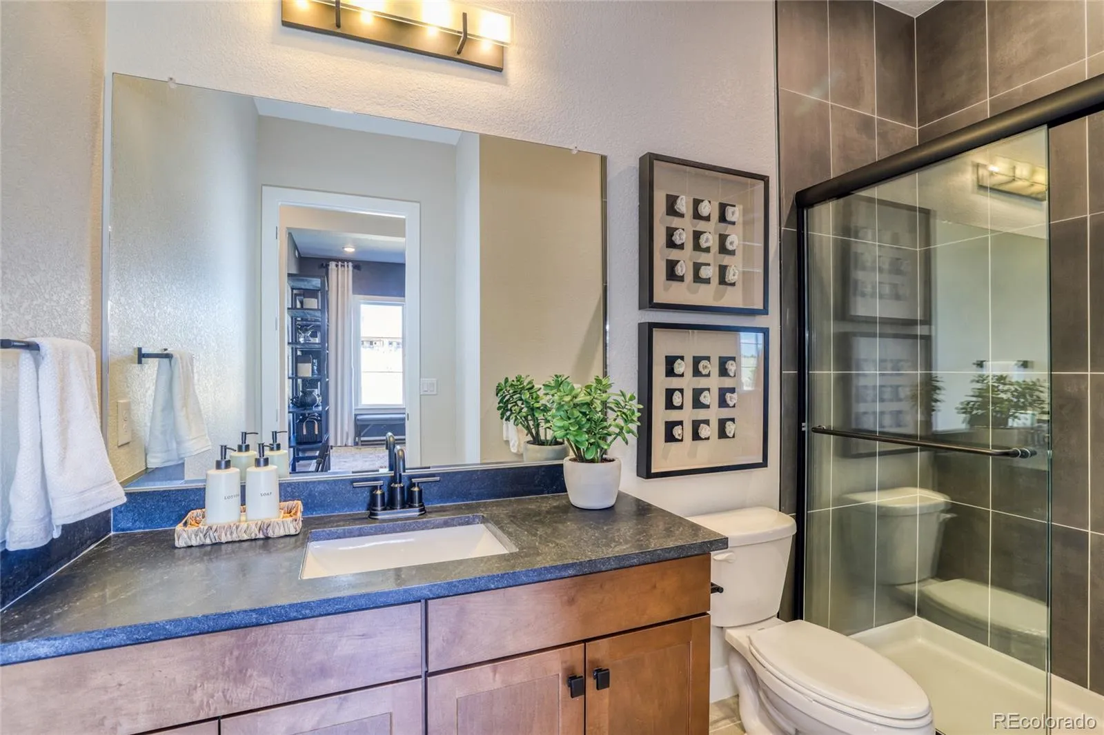 8403 S Winnipeg Court Aurora CO 80016 MLS #REC7994133 04292026153555 1600 23